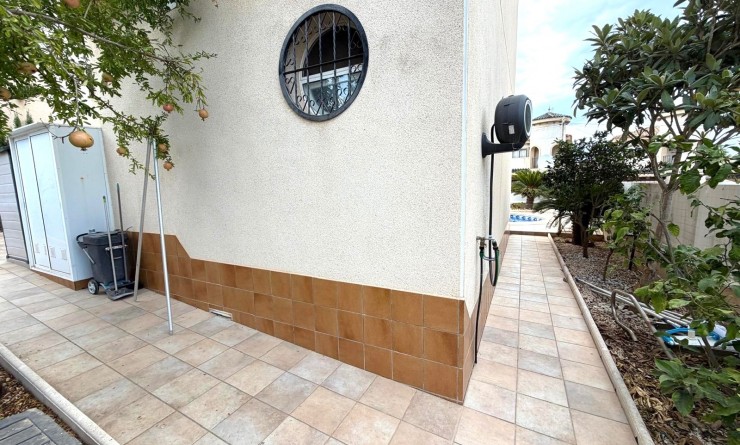Wederverkoop - Villa - Orihuela Costa - Villamartín-Las Filipinas