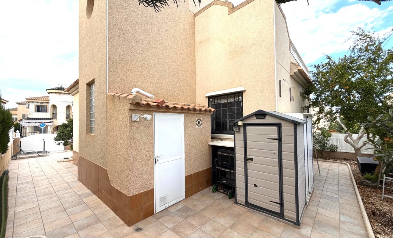 Wederverkoop - Villa - Orihuela Costa - Villamartín-Las Filipinas