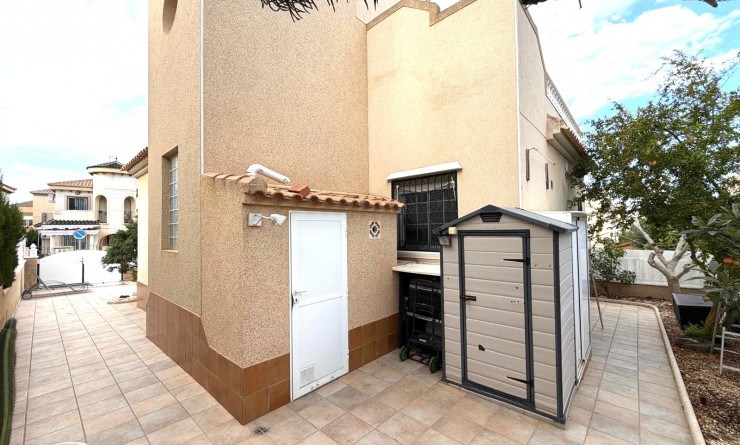 Wederverkoop - Villa - Orihuela Costa - Villamartín-Las Filipinas