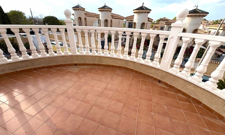 Wederverkoop - Villa - Orihuela Costa - Villamartín-Las Filipinas