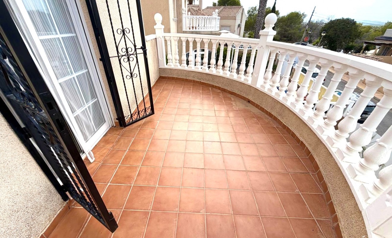 Wederverkoop - Villa - Orihuela Costa - Villamartín-Las Filipinas