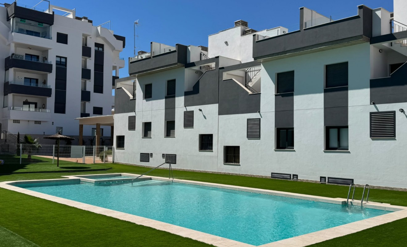 Sale - Apartment - Los Altos