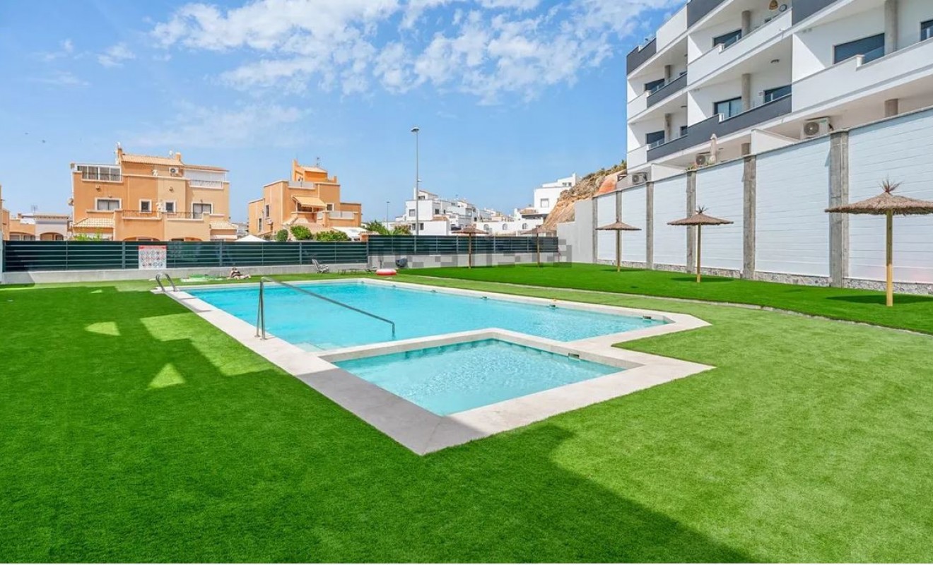Sale - Apartment - Los Altos