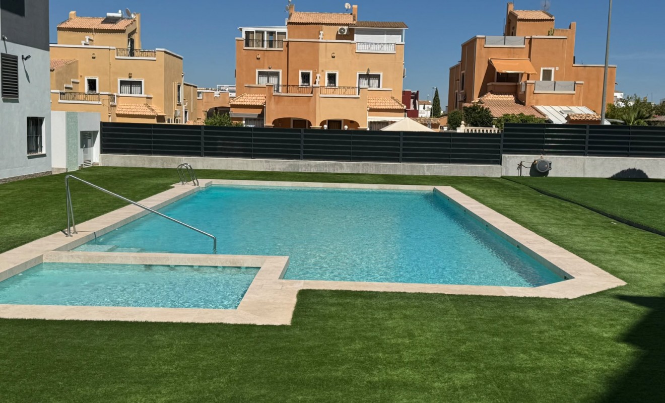 Sale - Apartment - Los Altos