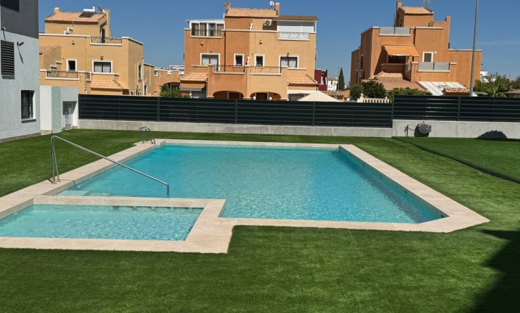 Sale - Apartment - Los Altos