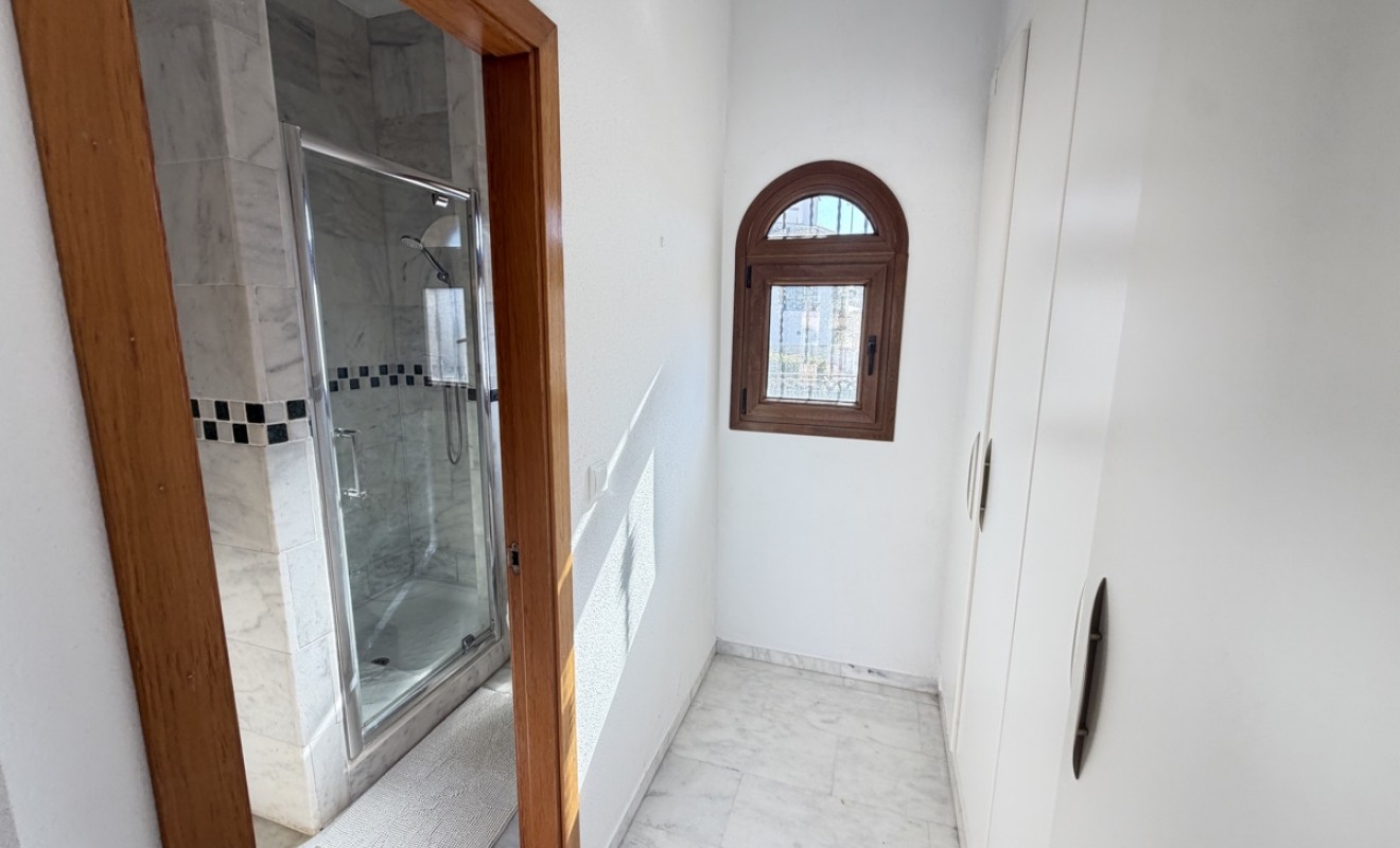 Sale - Villa - La Finca Golf
