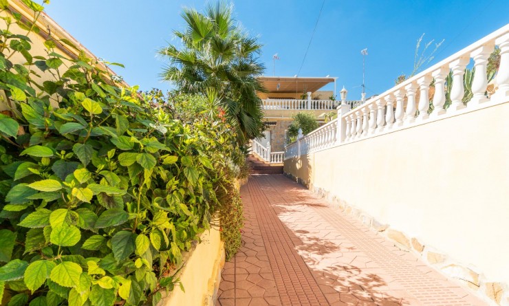 Wederverkoop - Villa - Orihuela Costa - Los Balcones
