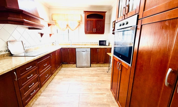 Revente - Detached villa - Crevillente