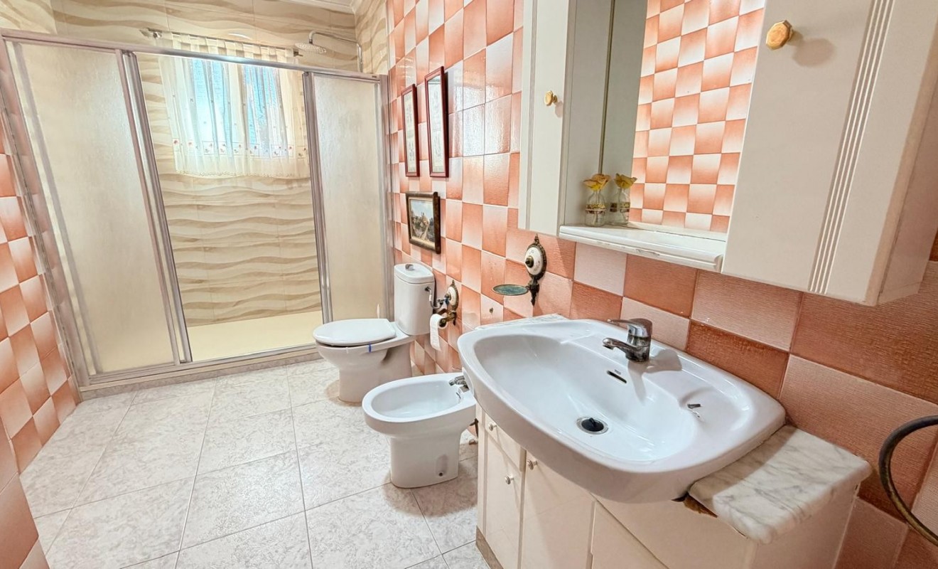 Revente - Detached villa - Crevillente