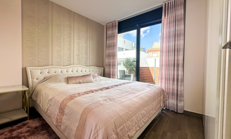 Wederverkoop - Villa - Torrevieja - Nueva Torrevieja - Aguas Nuevas