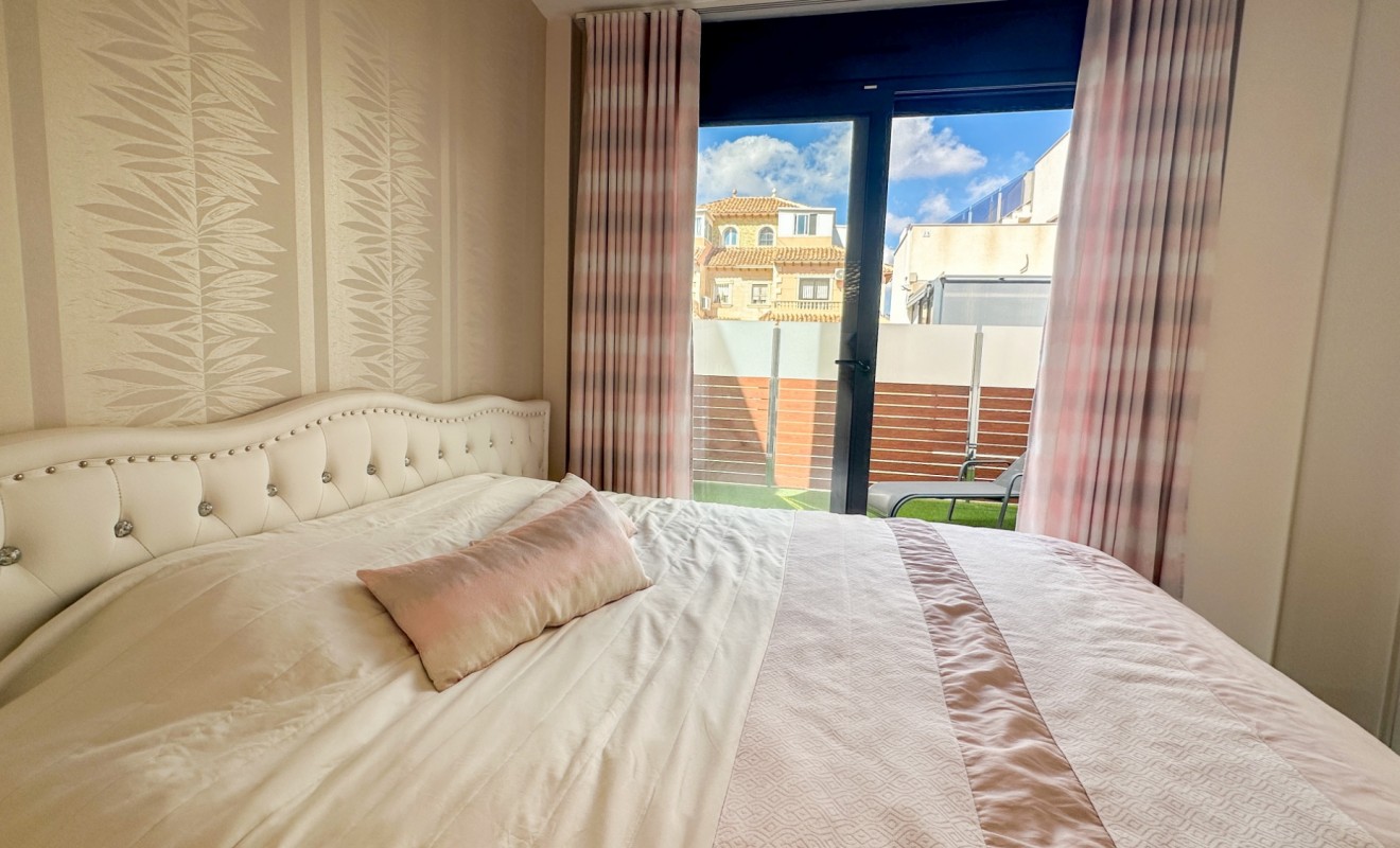 Wederverkoop - Villa - Torrevieja - Nueva Torrevieja - Aguas Nuevas
