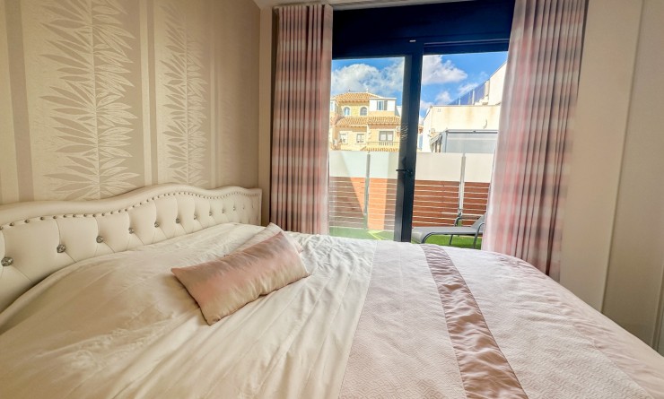 Wederverkoop - Villa - Torrevieja - Nueva Torrevieja - Aguas Nuevas
