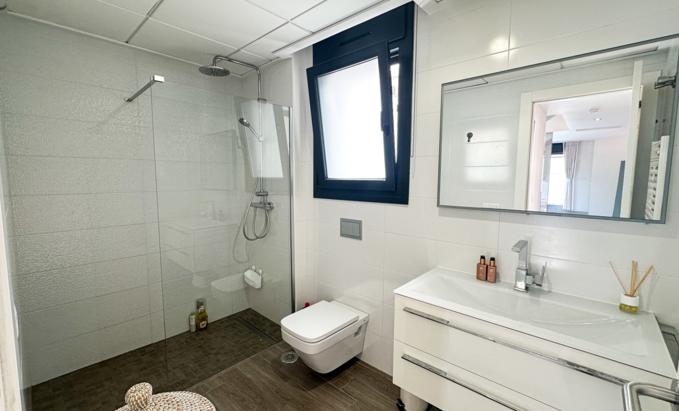 Wederverkoop - Villa - Torrevieja - Nueva Torrevieja - Aguas Nuevas
