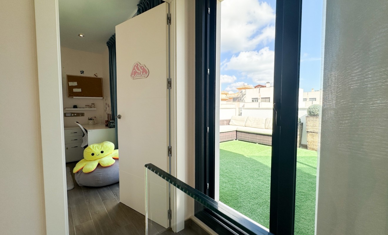 Wederverkoop - Villa - Torrevieja - Nueva Torrevieja - Aguas Nuevas