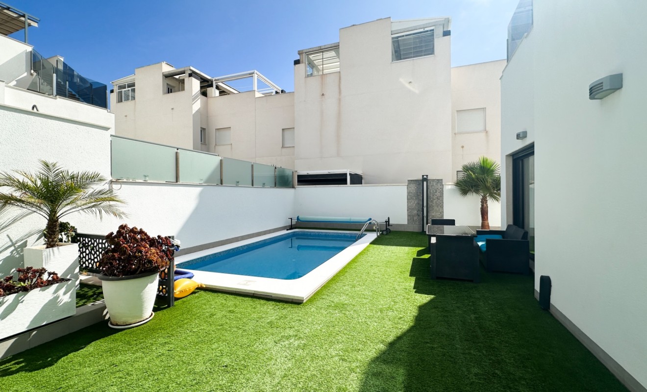 Wederverkoop - Villa - Torrevieja - Nueva Torrevieja - Aguas Nuevas