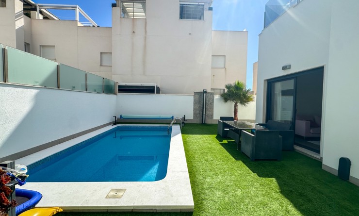 Wederverkoop - Villa - Torrevieja - Nueva Torrevieja - Aguas Nuevas