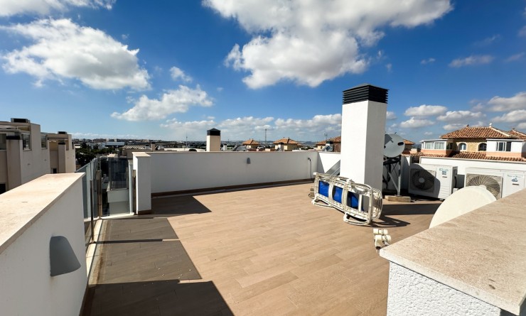 Wederverkoop - Villa - Torrevieja - Nueva Torrevieja - Aguas Nuevas