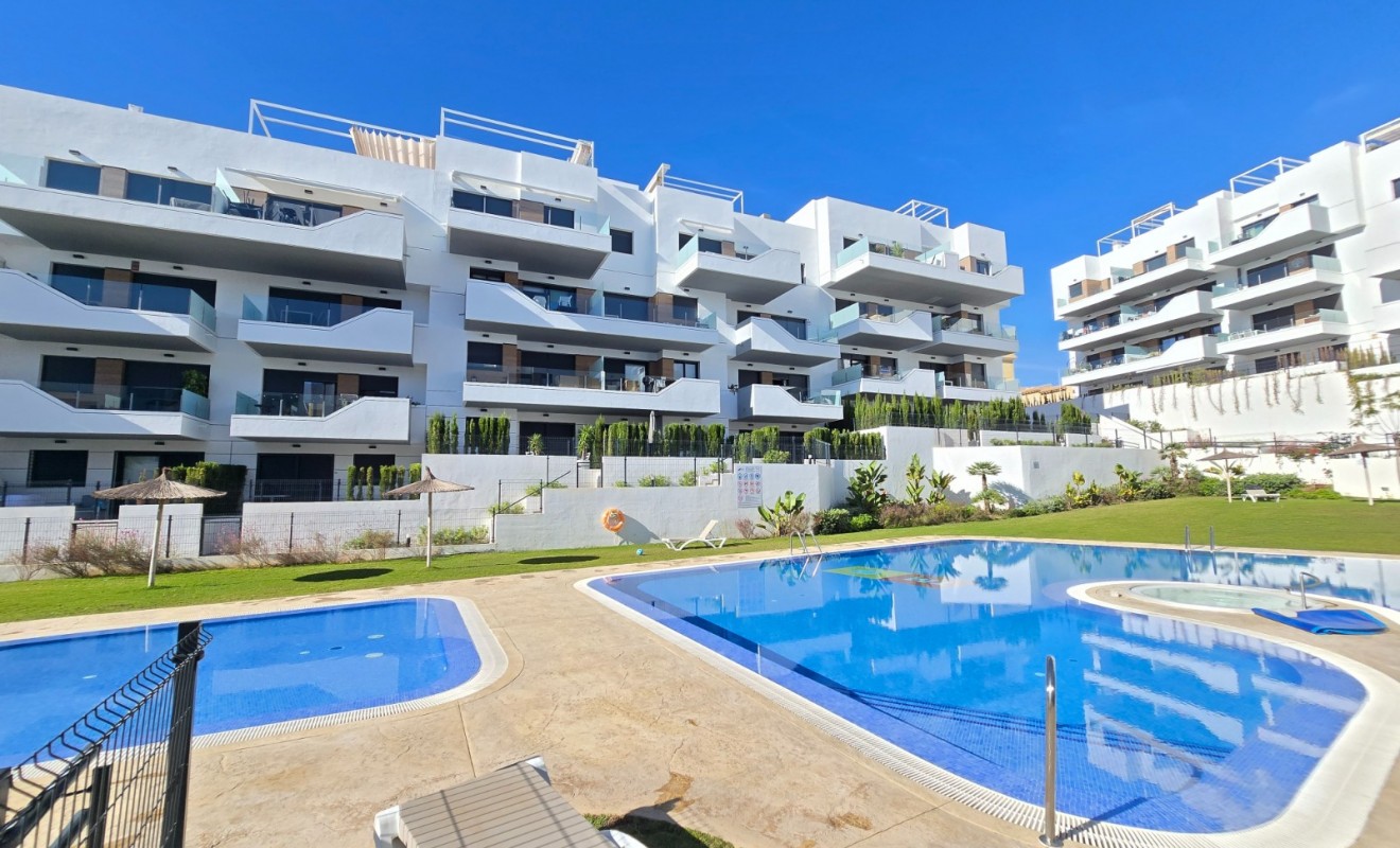 Wederverkoop - Apartment / Flat * - Orihuela Costa * - Villamartín *