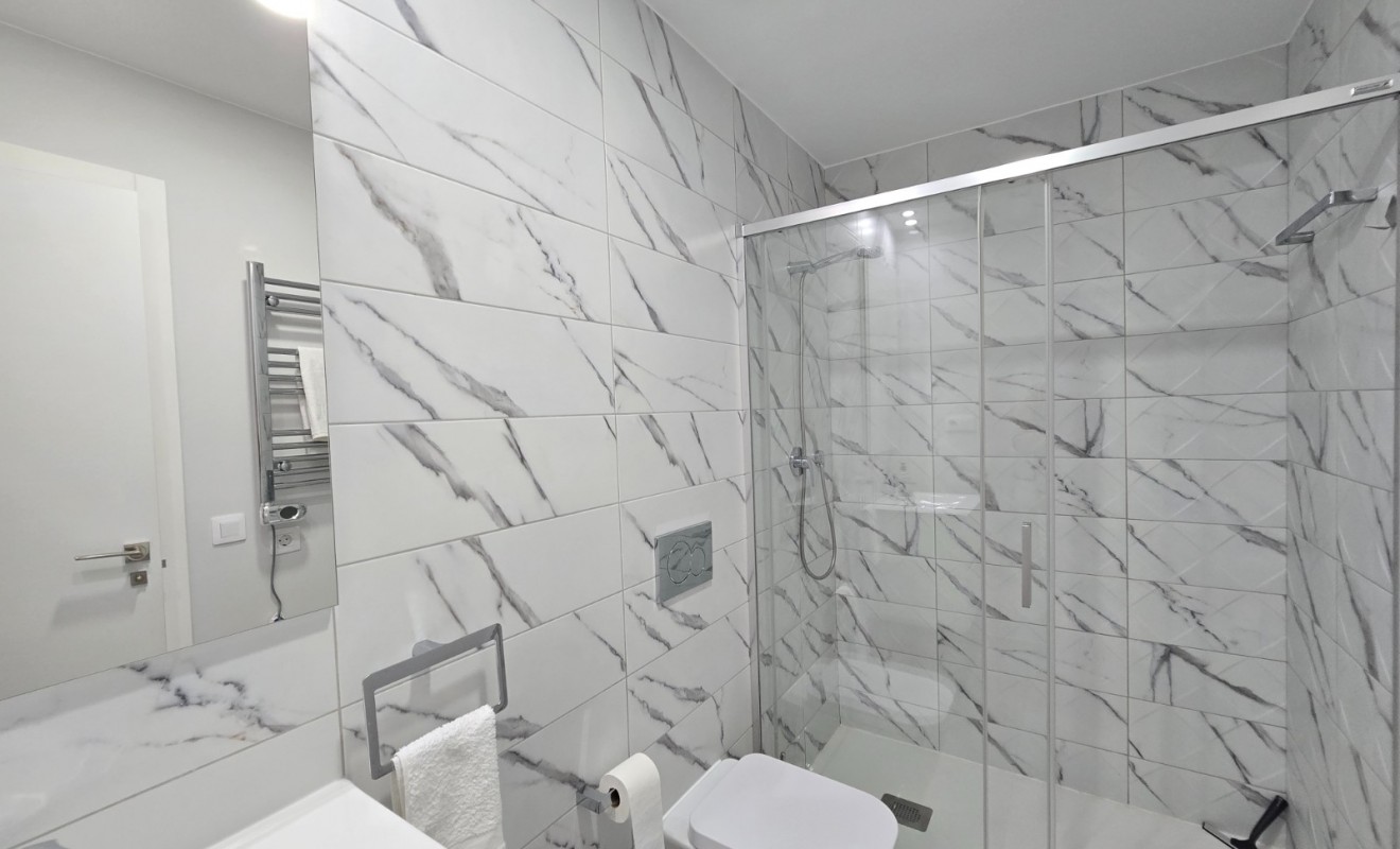 Wederverkoop - Apartment / Flat * - Orihuela Costa * - Villamartín *