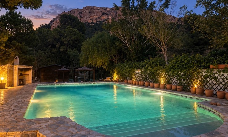 Revente - Finca - Gea Y Truyols