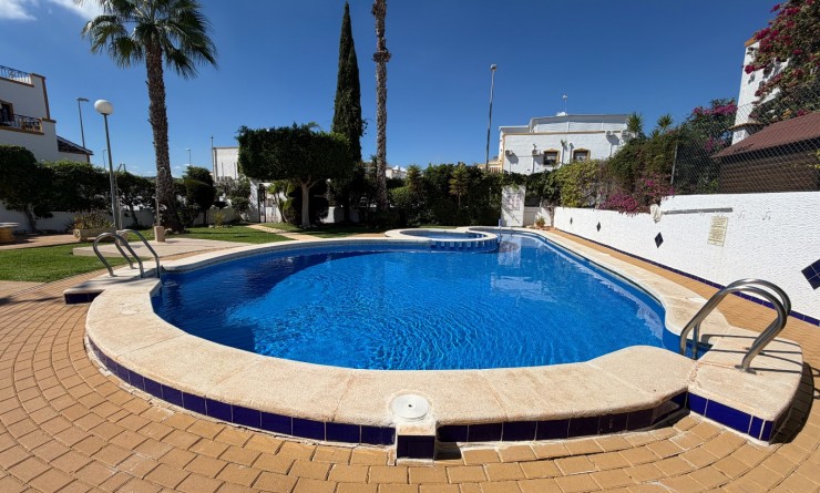 Wederverkoop - Herenhuis - Orihuela - Entre Naranjos Vistabella