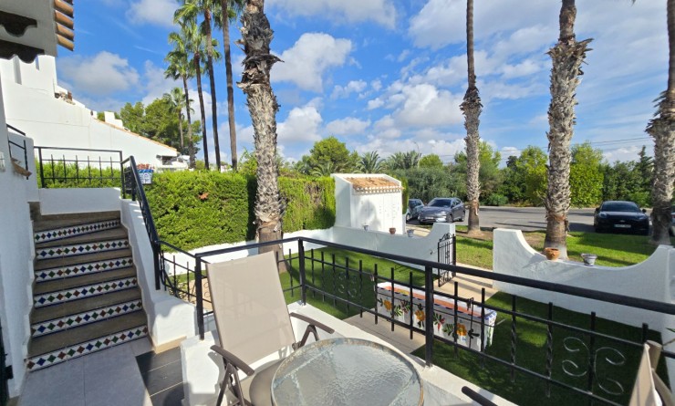 Wederverkoop - Townhouse * - Villamartin * - Los Dolses *
