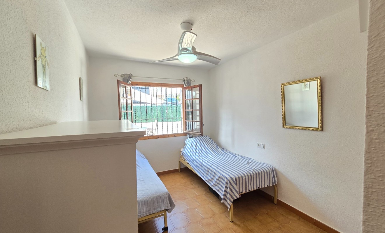 Wederverkoop - Townhouse * - Villamartin * - Los Dolses *