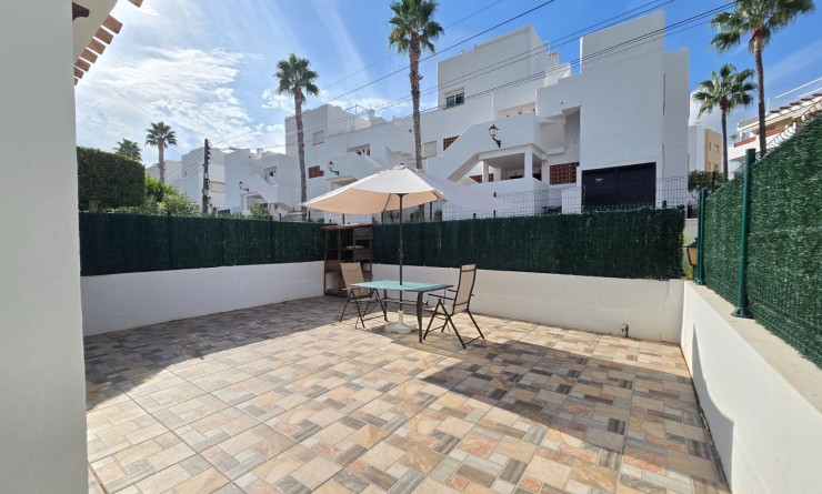 Wederverkoop - Townhouse * - Villamartin * - Los Dolses *