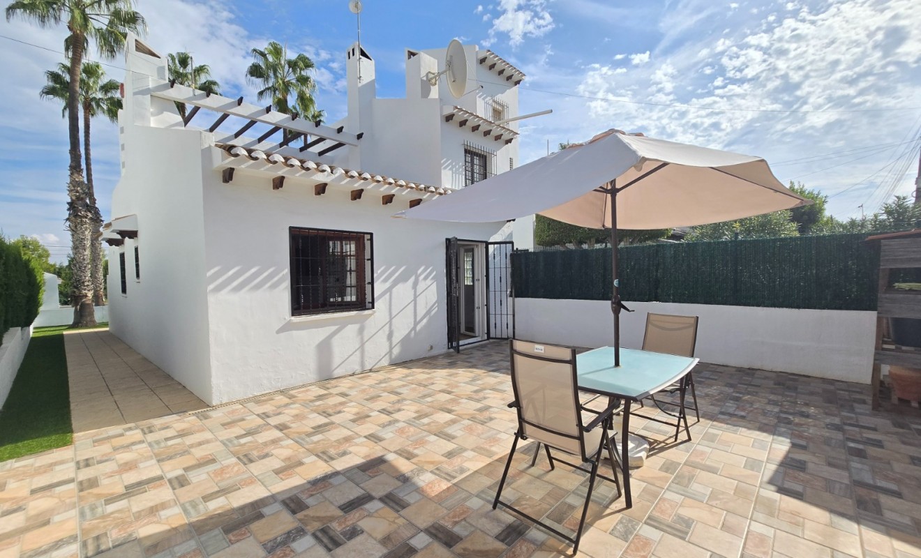 Wederverkoop - Townhouse * - Villamartin * - Los Dolses *