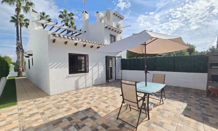 Wederverkoop - Townhouse * - Villamartin * - Los Dolses *