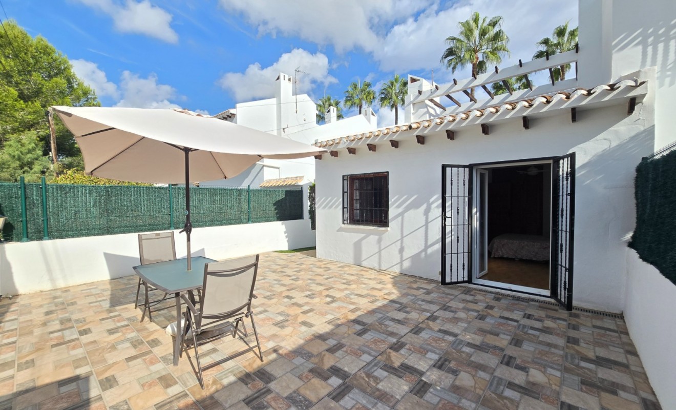 Wederverkoop - Townhouse * - Villamartin * - Los Dolses *