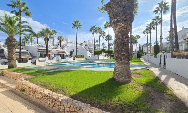 Wederverkoop - Townhouse * - Villamartin * - Los Dolses *