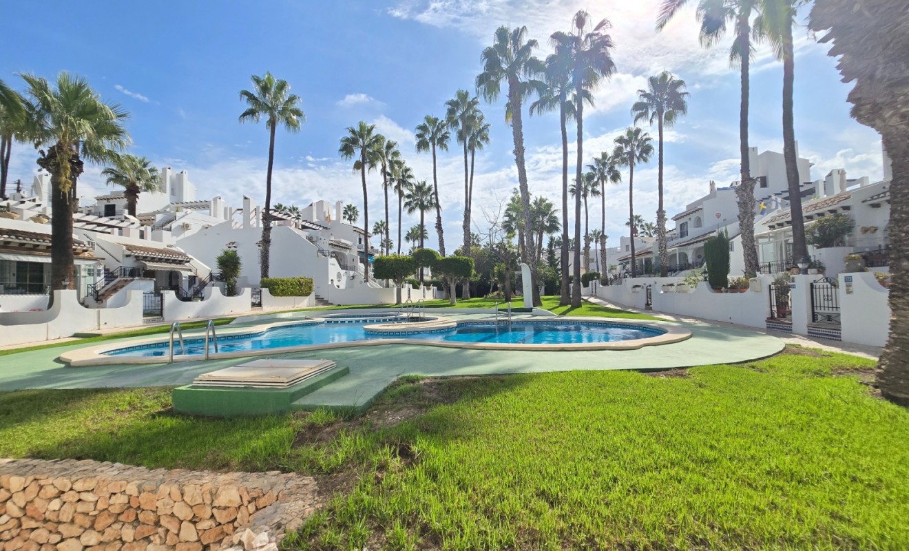Wederverkoop - Townhouse * - Villamartin * - Los Dolses *