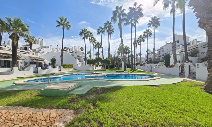 Wederverkoop - Townhouse * - Villamartin * - Los Dolses *