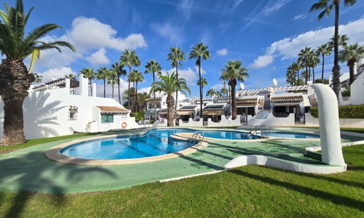 Wederverkoop - Townhouse * - Villamartin * - Los Dolses *