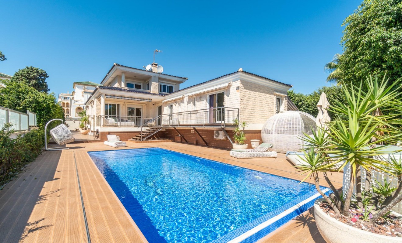 Sale - Villa - Torrevieja - Torre la mata