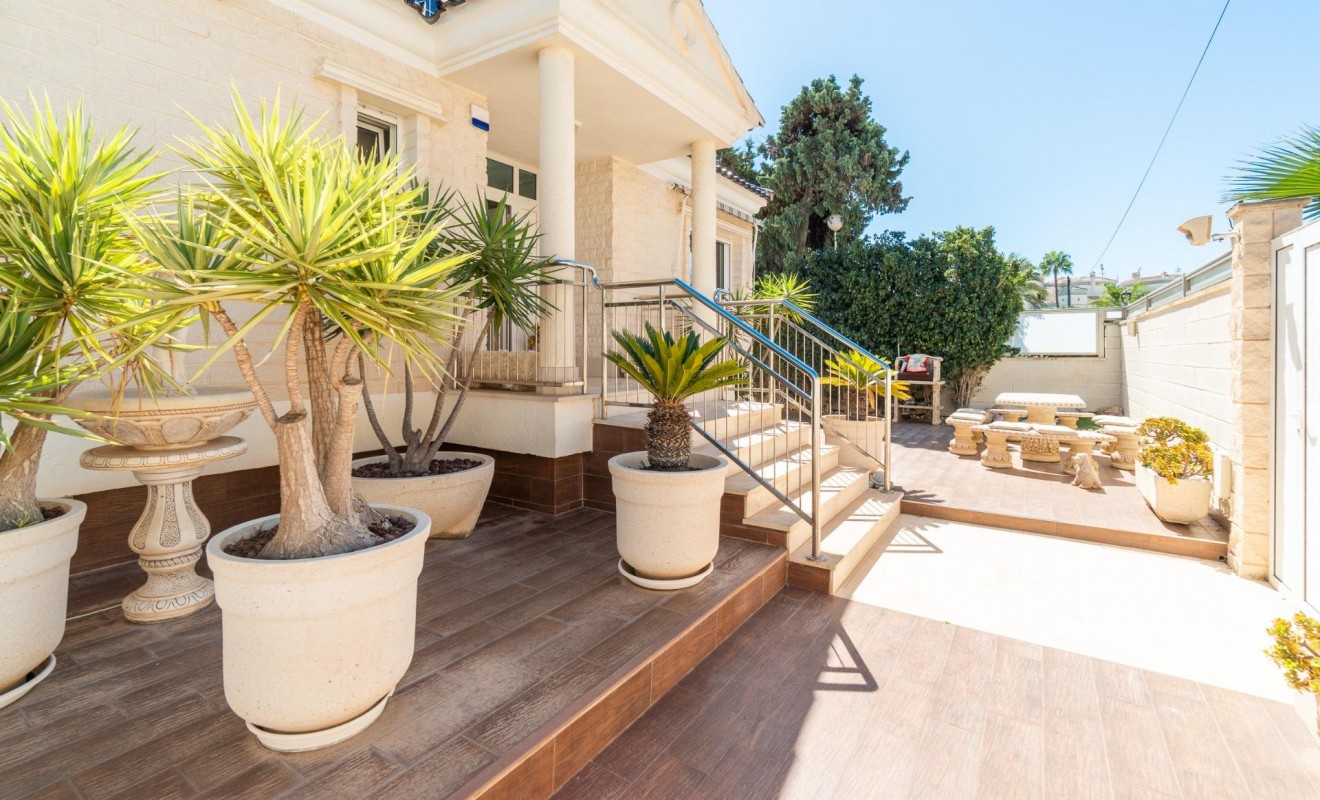 Sale - Villa - Torrevieja - Torre la mata