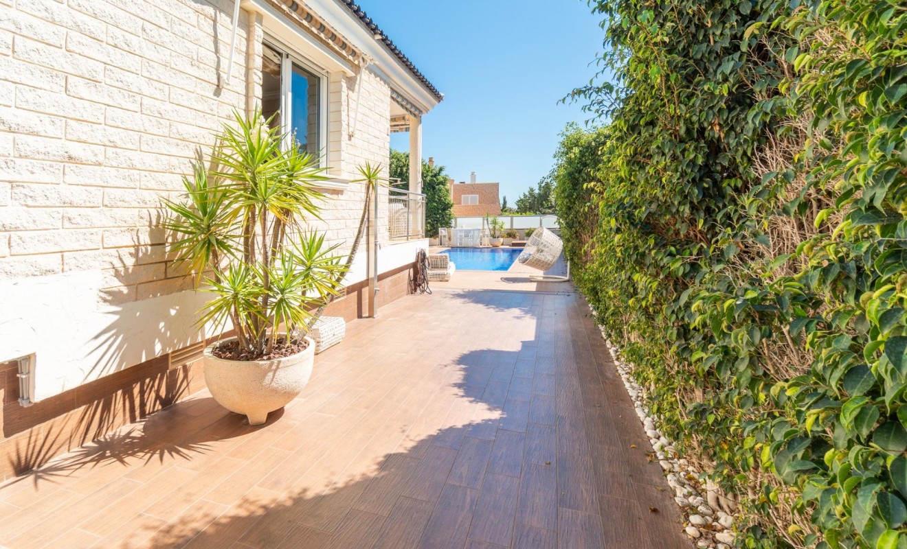 Sale - Villa - Torrevieja - Torre la mata