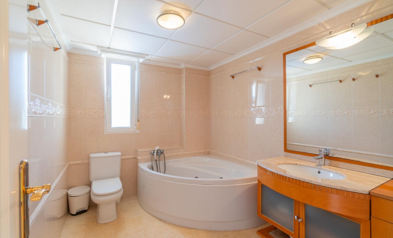 Sale - Villa - Torrevieja - Torre la mata
