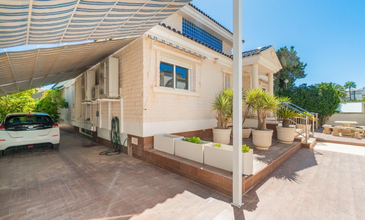 Sale - Villa - Torrevieja - Torre la mata