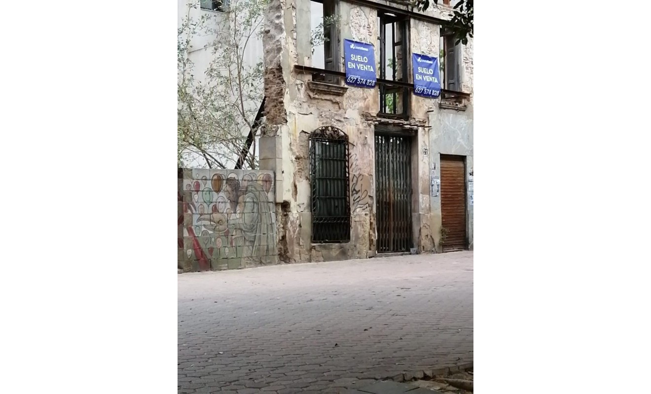 Revente - urban plot - Alzira