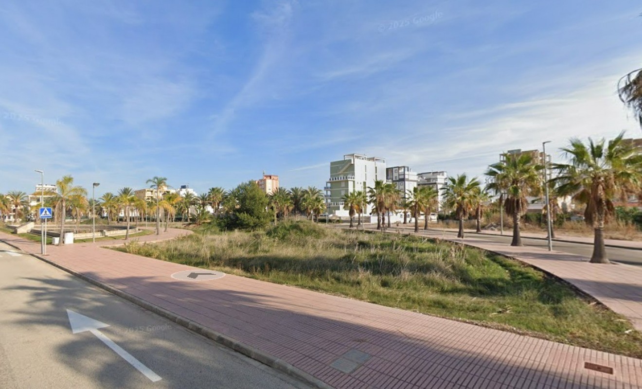 Sale - Plot / Land - Piles - Playa