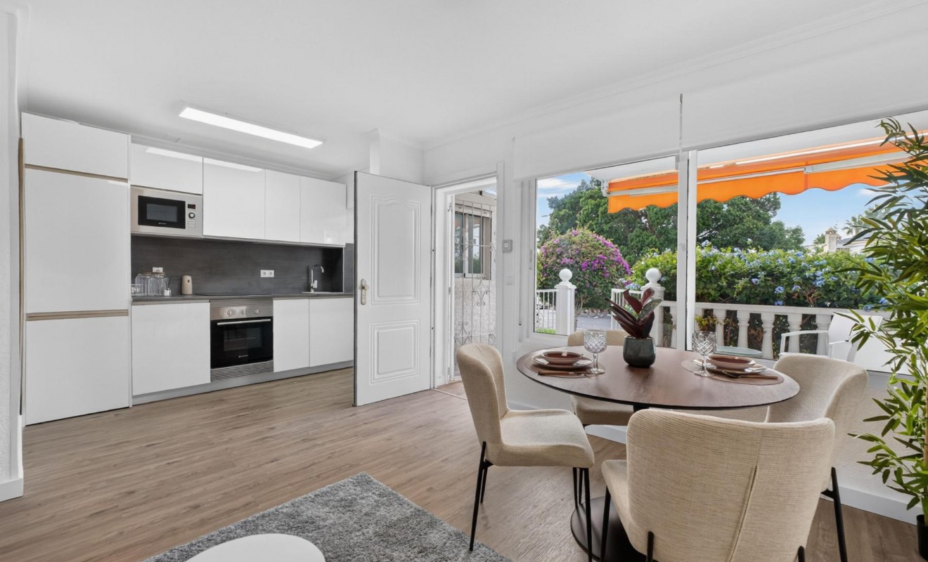 Sale - Bungalow - Orihuela Costa - Villamartín