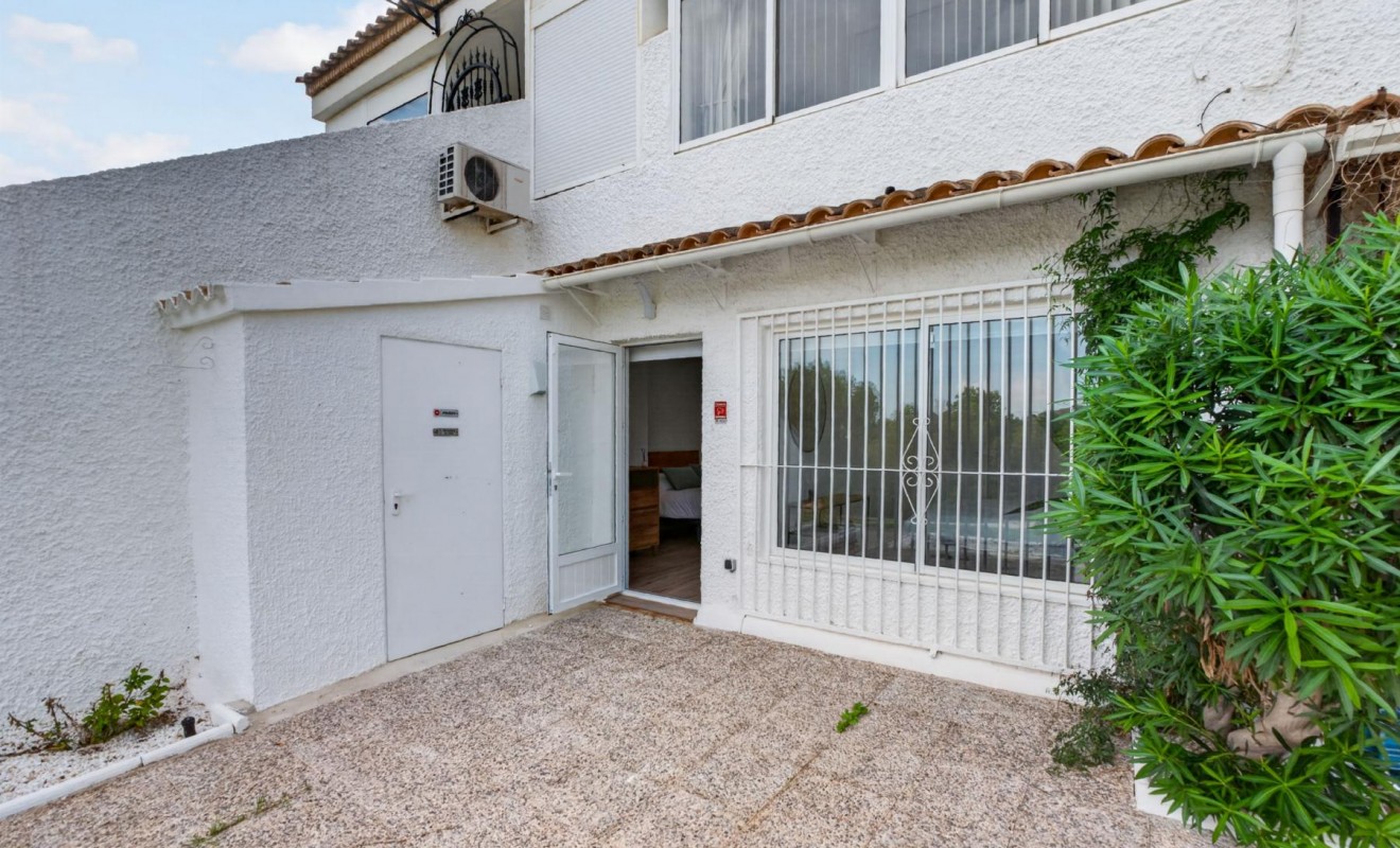 Sale - Bungalow - Orihuela Costa - Villamartín