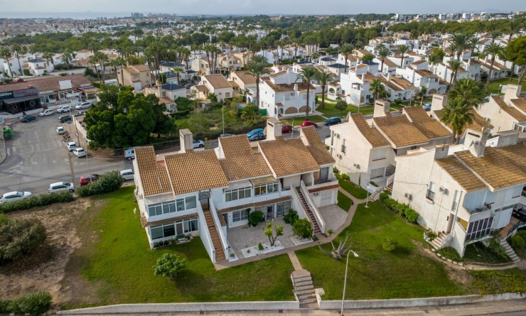 Sale - Bungalow - Orihuela Costa - Villamartín