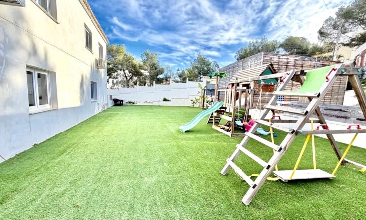 Revente - Villa - Villamartín