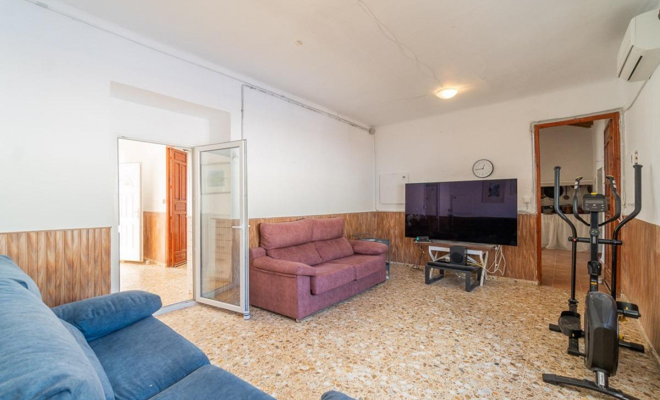 Sale - House - Torre - Pacheco - Roldán