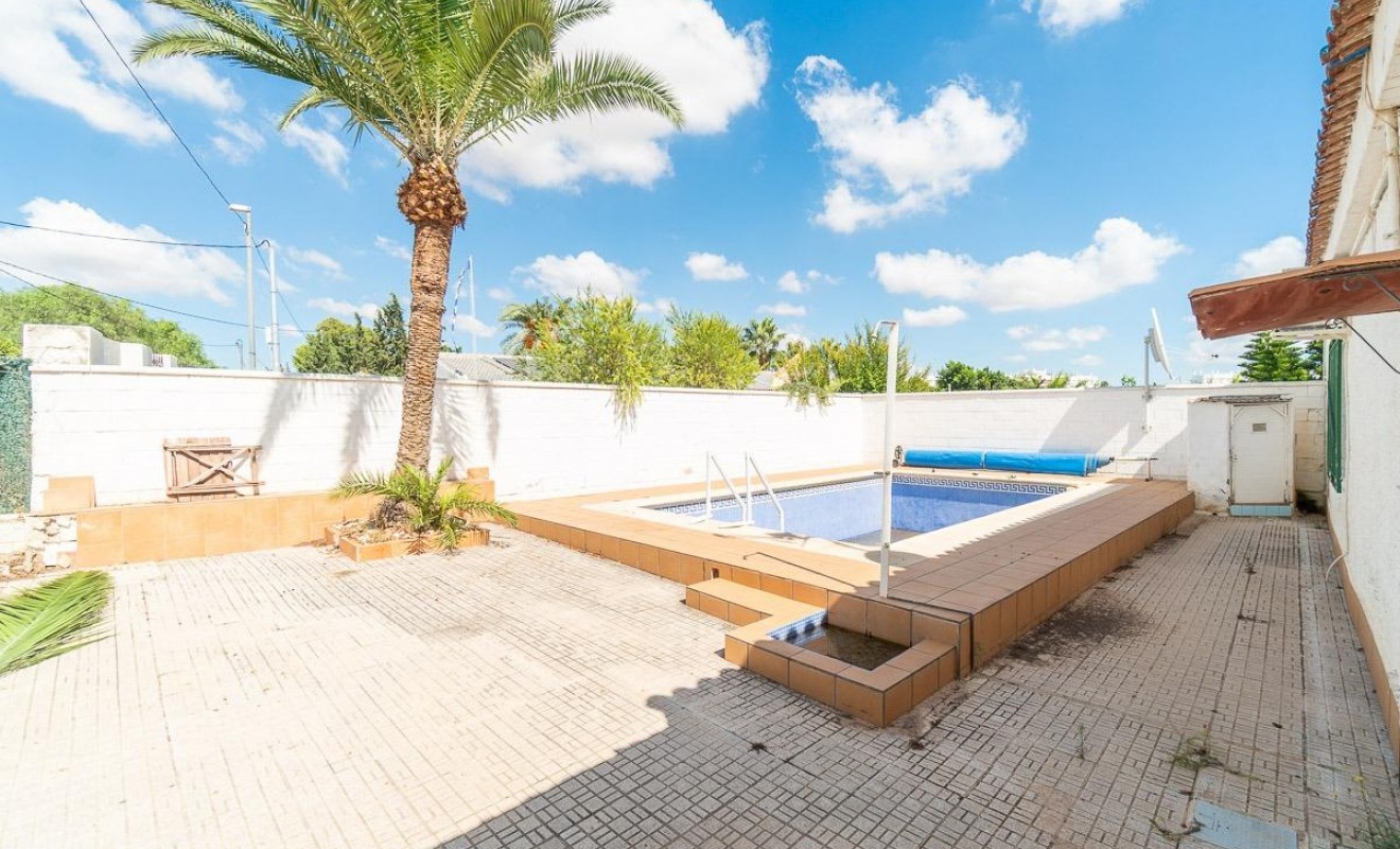 Sale - House - Torre - Pacheco - Roldán