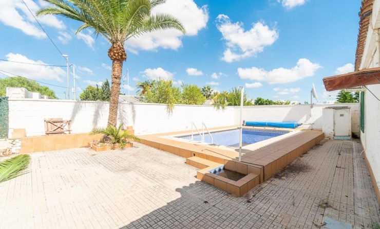 Sale - House - Torre - Pacheco - Roldán
