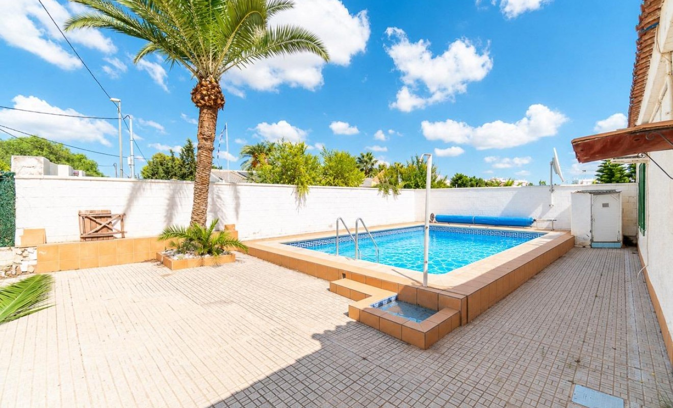 Sale - House - Torre - Pacheco - Roldán